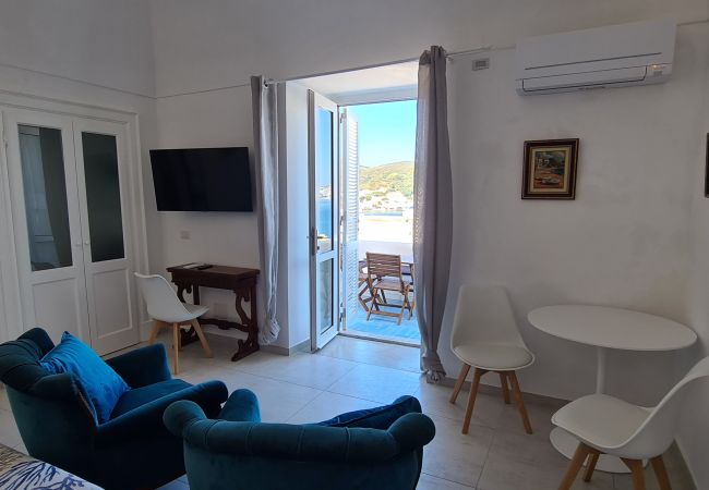 Appartamento a Ponza - Turistcasa - Corso Umberto 110 -
