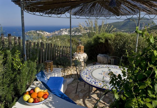 Affitto per camere a Ponza - B&B Il Gabbiano camera matrimoniale 01