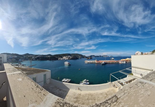 Appartamento a Ponza - Turistcasa - Corso Umberto 81 -