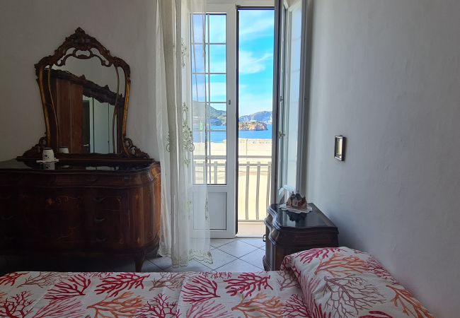 Appartamento a Ponza - Turistcasa - Corso Umberto 81 -