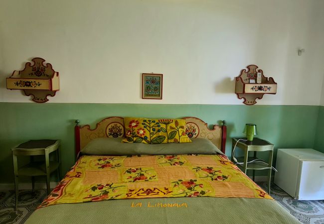 Villa a Ponza - Turistcasa -Villa  La Limonaia a mare