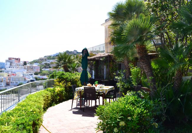 Villa a Ponza - Turistcasa -Villa  La Limonaia a mare