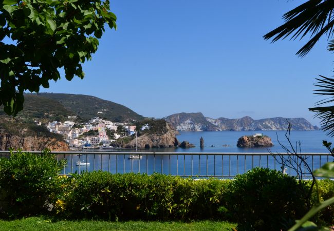 Villa a Ponza - Turistcasa -Villa  La Limonaia a mare