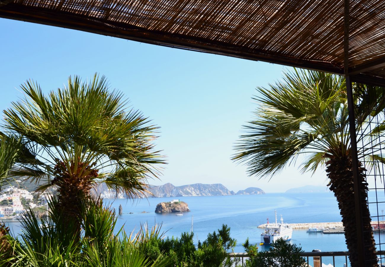 Villa a Ponza - Turistcasa -Villa  La Limonaia a mare