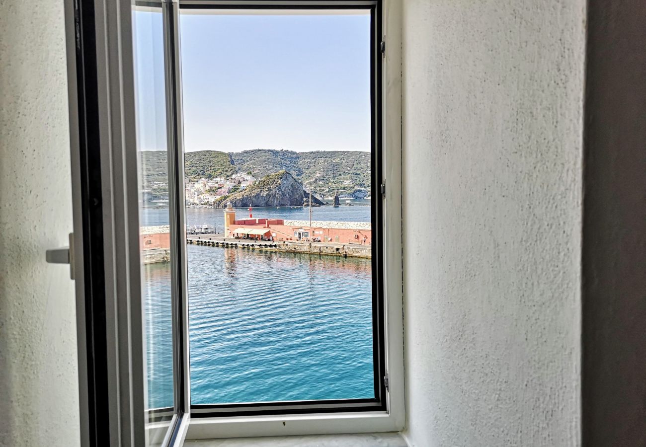 Ferienwohnung in Ponza - Turistcasa - Corridoio 35 -