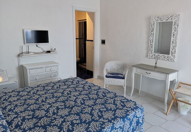 Zimmeranmietung in Ponza - b&b Casa d'aMare - Il Mare in una stanza -