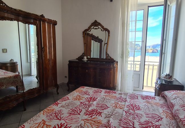 Ferienwohnung in Ponza - Turistcasa - Corso Umberto 81 -