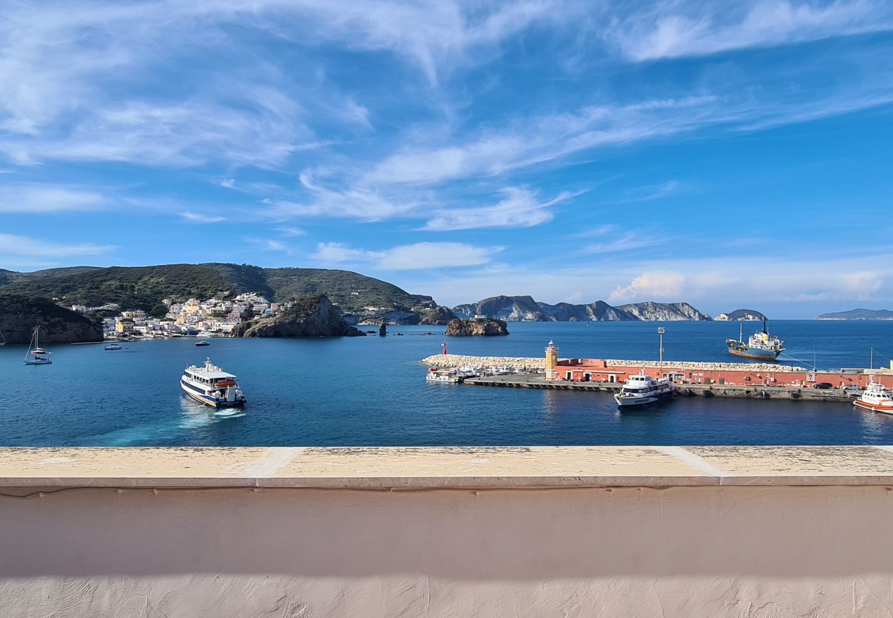 Ferienwohnung in Ponza - Turistcasa - Corso Umberto 81 -