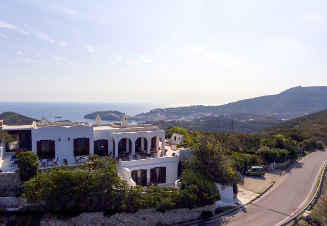 Zimmeranmietung in Ponza - B&B Il Gabbiano camera matrimoniale 03