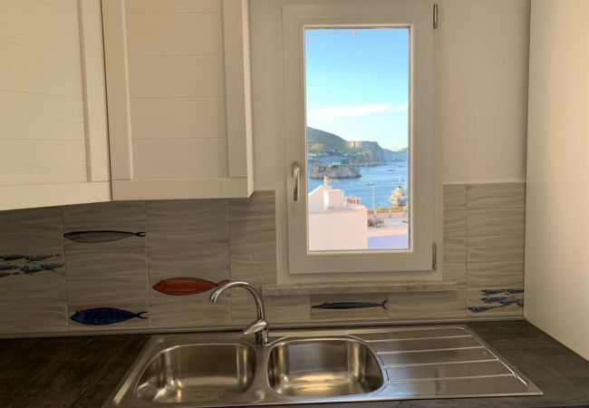 Ferienwohnung in Ponza - Turistcasa - Mini Suite Corso Umberto 111