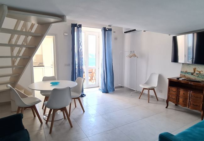 Ferienwohnung in Ponza - Turistcasa - Mini Suite Corso Umberto 111