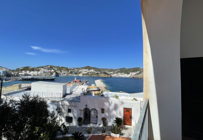 Ferienwohnung in Ponza - La casa della bella Lucia