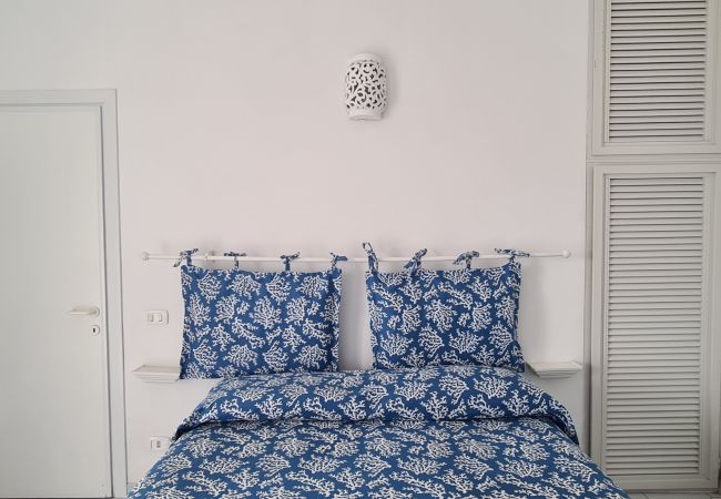 Rent by room in Ponza - b&b Casa d'aMare - Il Mare in una stanza -