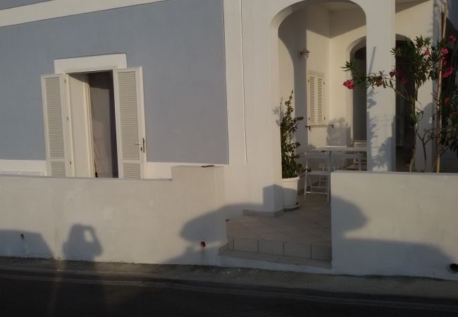 Rent by room in Ponza - b&b Casa d'aMare - Acqua di sale -