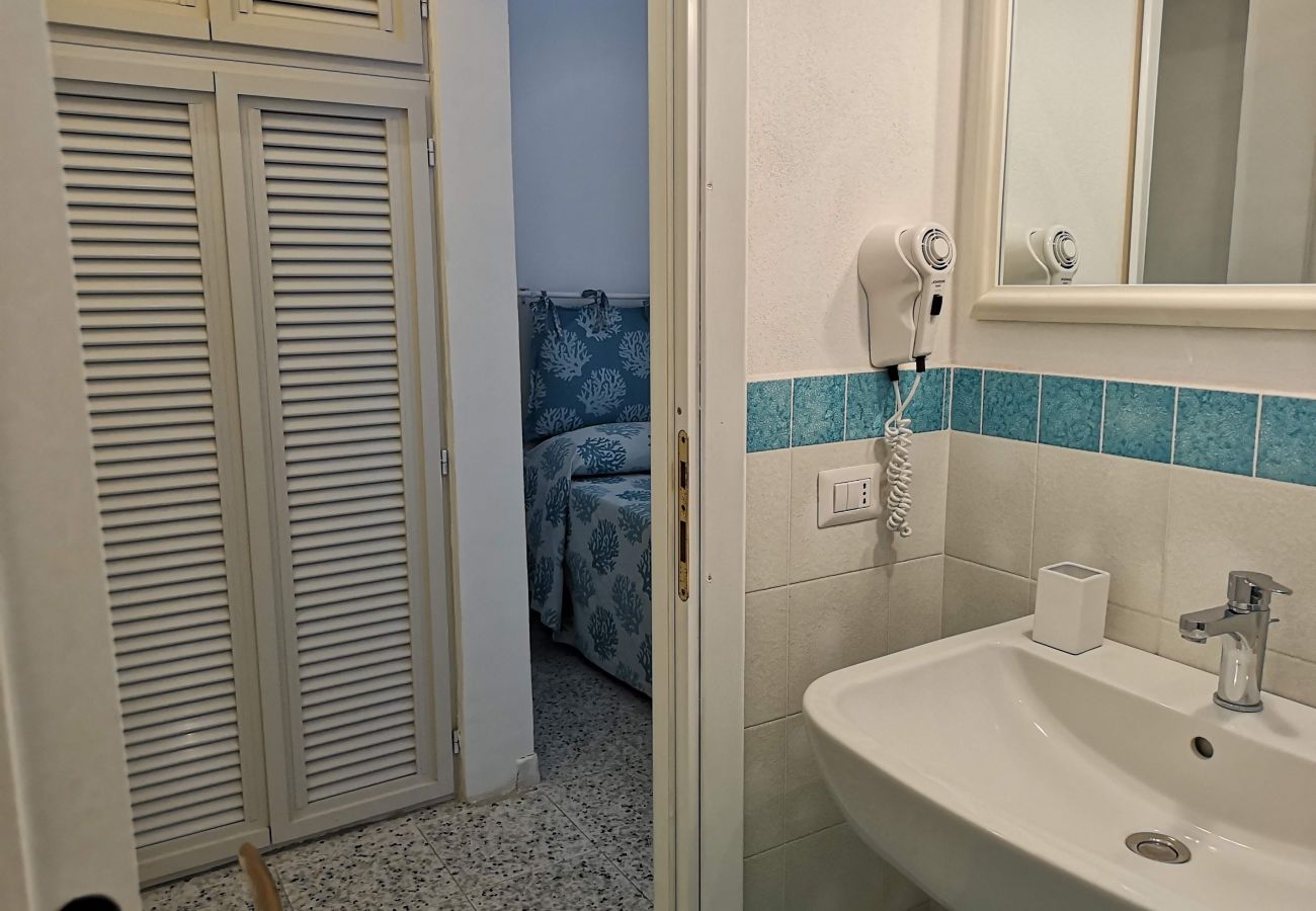 Rent by room in Ponza - b&b Casa d'aMare - Acqua di sale -