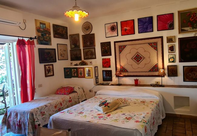 Rent by room in Ponza - b&b La Limonaia a mare 01