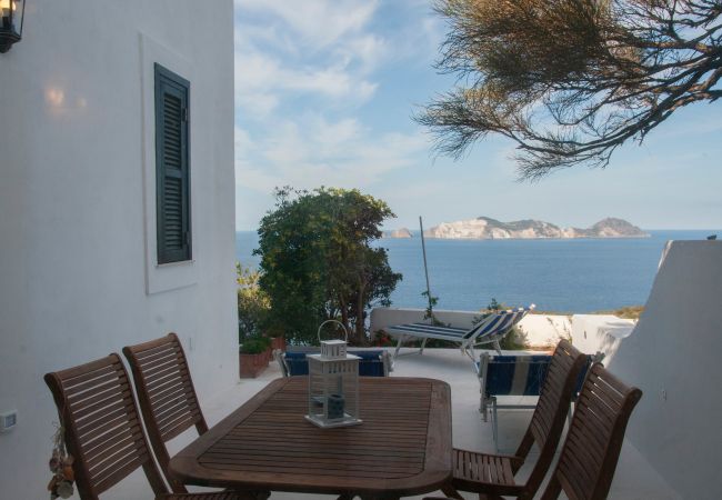 Rent by room in Ponza - B&B Il  Gabbiano Junior Suite