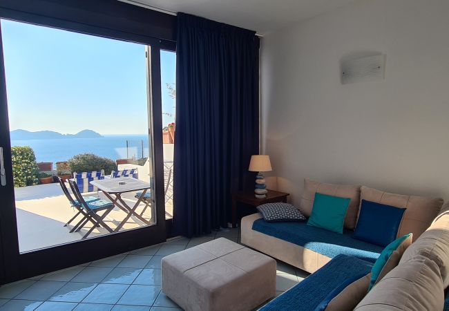 Rent by room in Ponza - B&B Il  Gabbiano Junior Suite