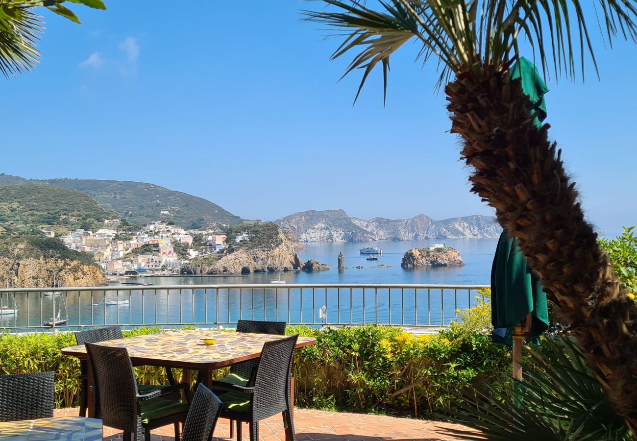 Rent by room in Ponza - b&b La Limonaia a mare 04