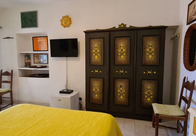 Rent by room in Ponza - b&b La Limonaia a mare 05