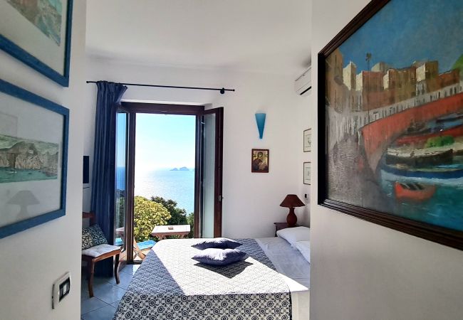 Rent by room in Ponza - B&B Il Gabbiano camera matrimoniale 02