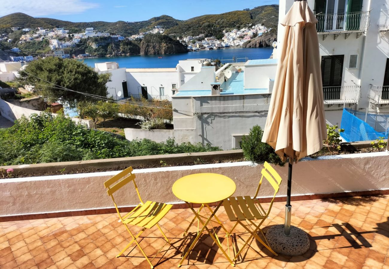 Rent by room in Ponza - B&B Casa Elvira 1