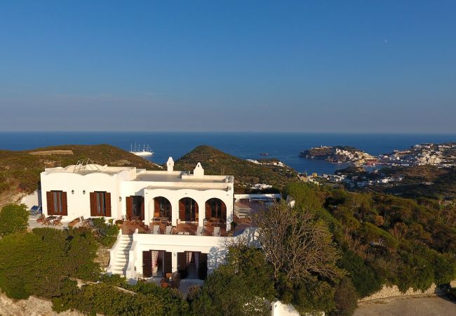 Chambres d'hôtes à Ponza - B&B Il Gabbiano camera matrimoniale 01