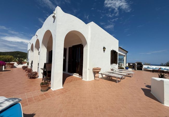 Rent by room на Ponza - B&B Il Gabbiano camera matrimoniale 01