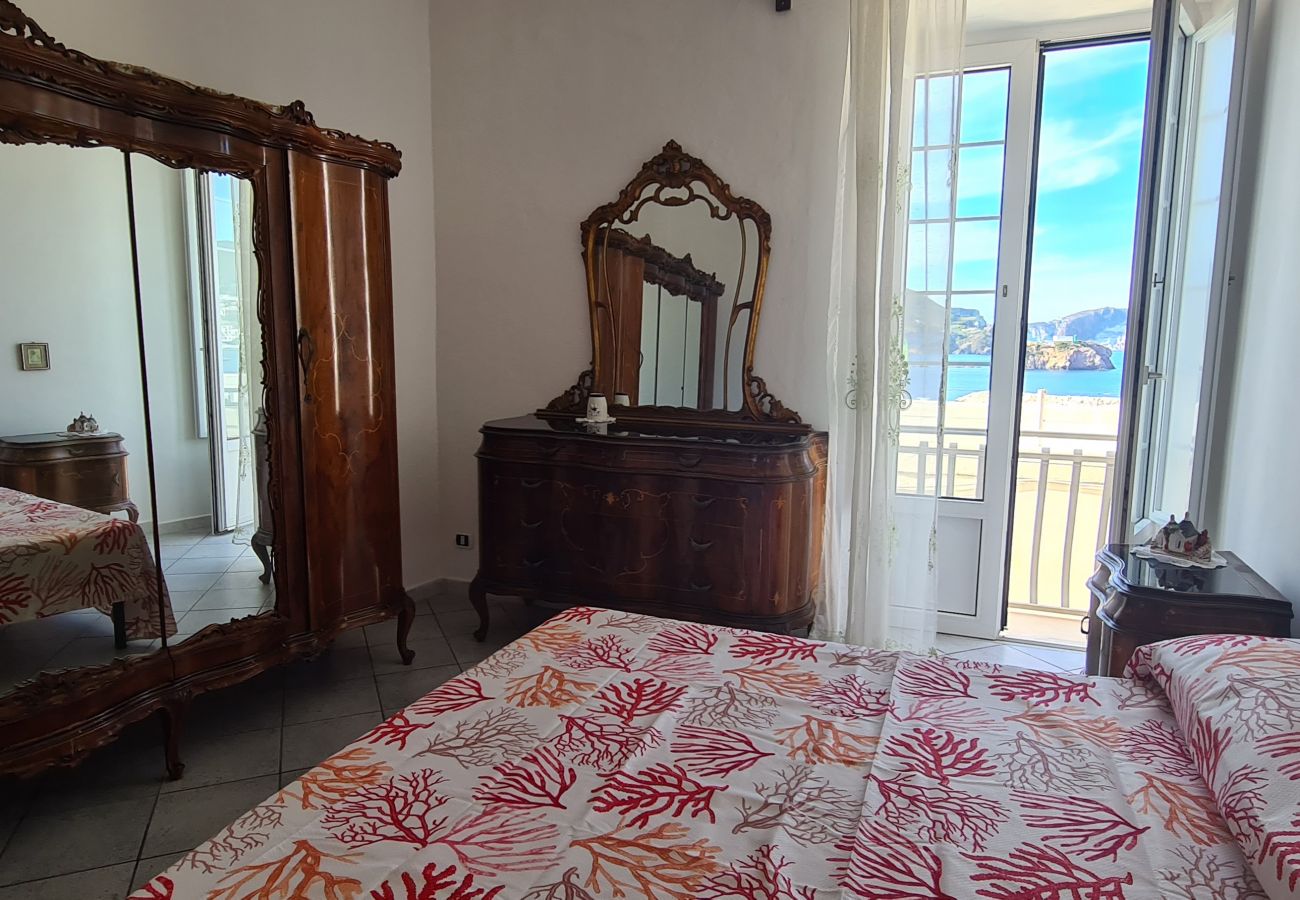 Апартаменты на Ponza - Turistcasa - Corso Umberto 81 -