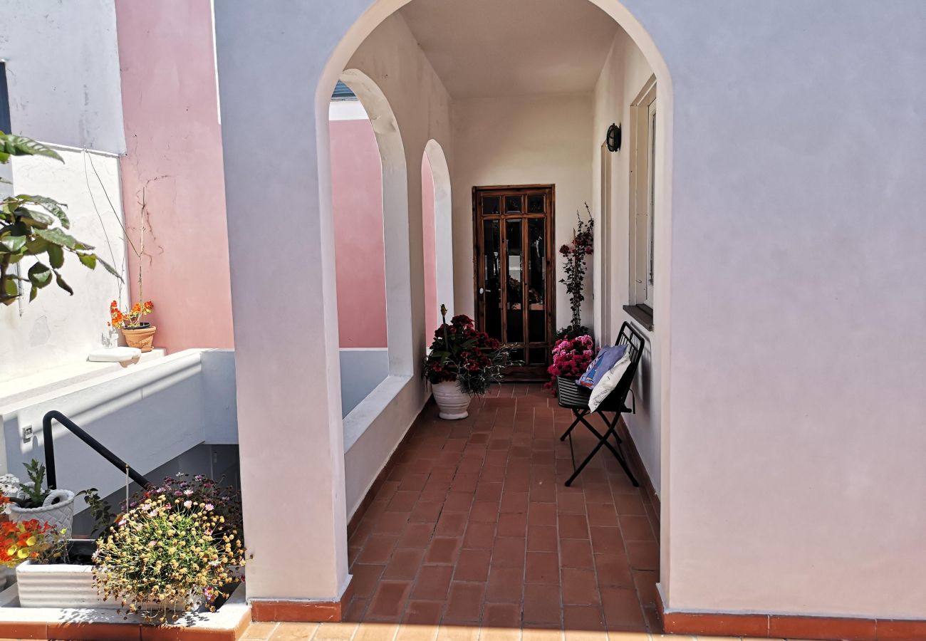 Rent by room на Ponza - La Maison Fiorita camere